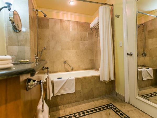 Pierre Mundo Imperial Riviera Diamante Acapulco : photo 6 de la chambre chambre lit king-size deluxe - vue sur jardin