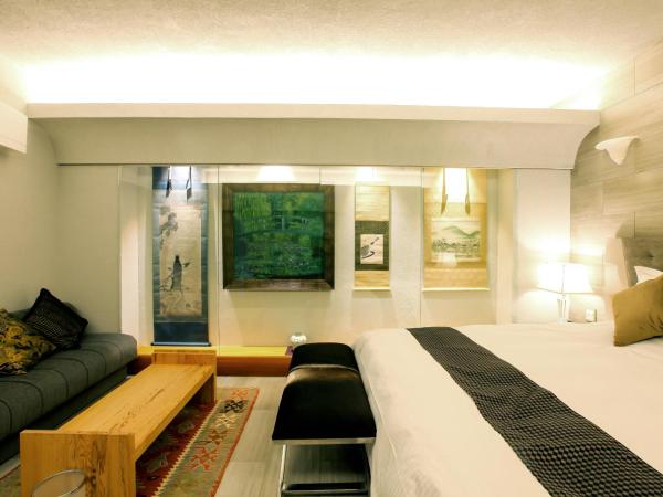 Luxury Condo Shikine An Gion Shirakawa : photo 2 de la chambre chambre lit king-size de luxe - vue sur rivière