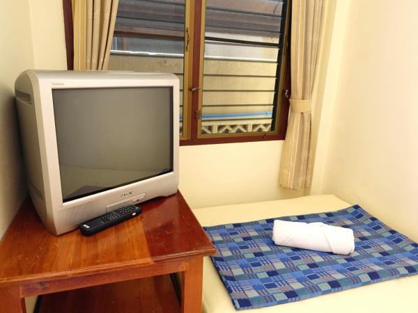 Baan Taweesuk Guest House : photo 2 de la chambre chambre simple Économique