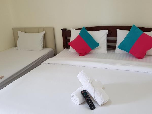 Baan Taweesuk Guest House : photo 2 de la chambre chambre familiale (3 adultes)