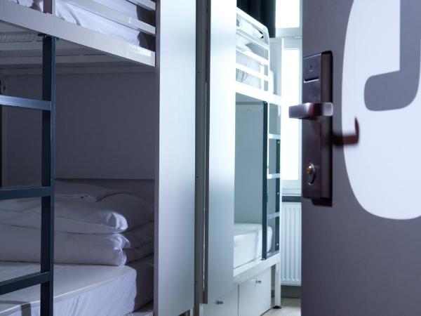 Generator Berlin Mitte : photo 2 de la chambre lit dans dortoir mixte de 6 lits avec salle de bains privative