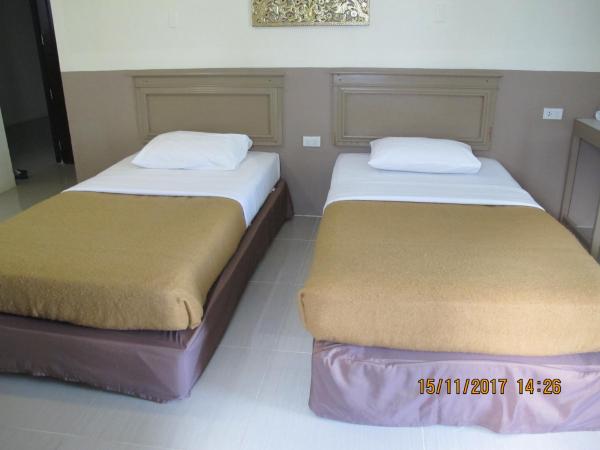 Tongpoon Hotel : photo 2 de la chambre chambre lits jumeaux supérieure