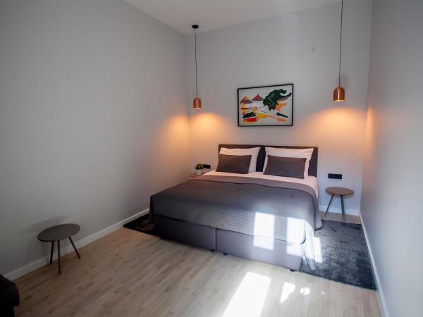 Zagreb City Vibe Apartments & Rooms : photo 5 de la chambre chambre double ou lits jumeaux avec lit d'appoint