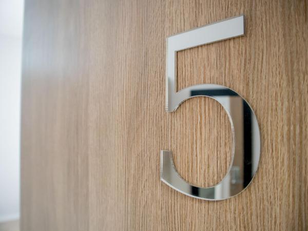 Zagreb City Vibe Apartments & Rooms : photo 2 de la chambre chambre double ou lits jumeaux avec lit d'appoint