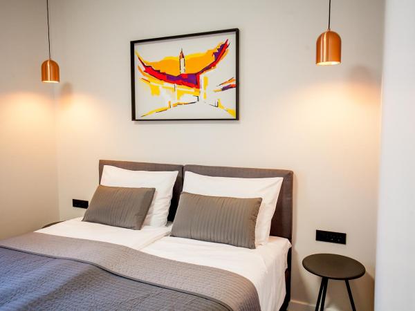 Zagreb City Vibe Apartments & Rooms : photo 1 de la chambre chambre double ou lits jumeaux - vue sur ville