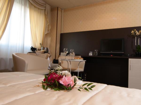 JR Hotels Bologna Amadeus : photo 6 de la chambre chambre double ou lits jumeaux supérieure