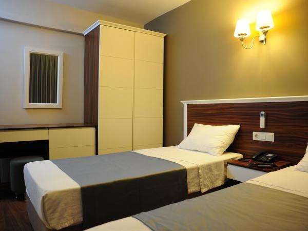 Deniz Palace Hotel : photo 3 de la chambre chambre double ou lits jumeaux - vue sur mer