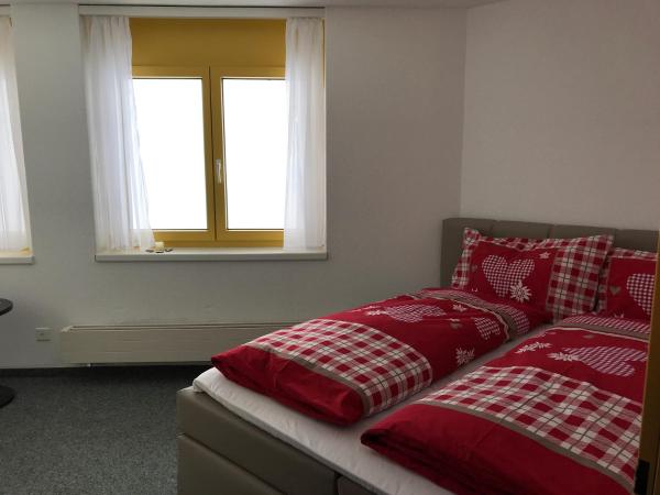 Berggasthaus First - Only Accessible by Cable Car : photo 4 de la chambre chambre double - vue sur montagne