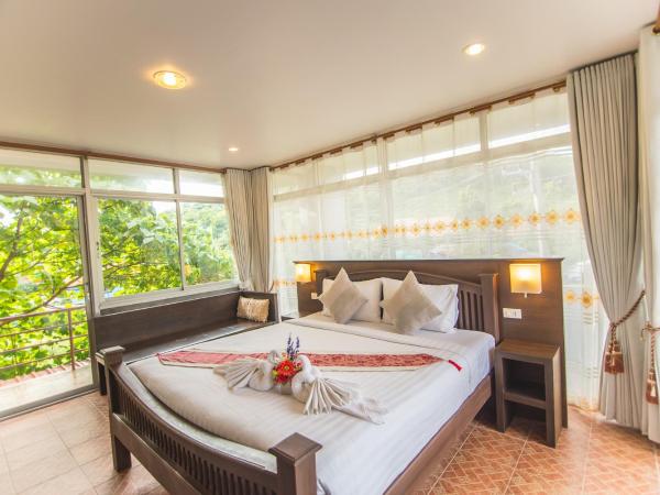 Lanta Nice Beach House : photo 2 de la chambre chambre double deluxe avec balcon