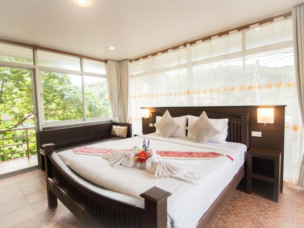 Lanta Nice Beach House : photo 4 de la chambre chambre double deluxe avec balcon