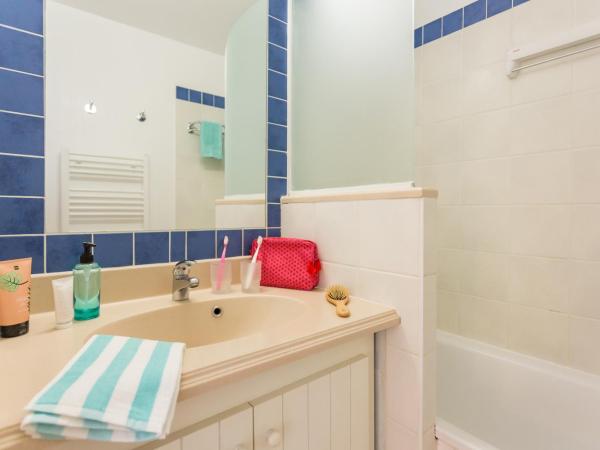 Résidence Pierre & Vacances Bleu Marine : photo 5 de la chambre appartement 1 chambre avec balcon (4 personnes) - vue sur mer