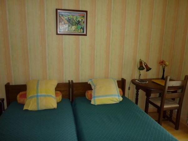 Chambres d'Hôtes de l'Auraine : photo 2 de la chambre chambre lits jumeaux