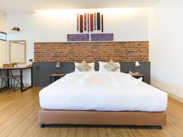 The Old City Wall Inn : photo 2 de la chambre chambre lit king-size deluxe