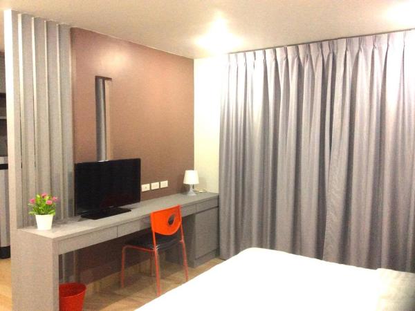 Live at Home Sukhumvit 105 : photo 8 de la chambre appartement