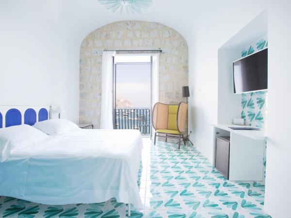 Miramare Sea Resort & Spa : photo 2 de la chambre chambre de luxe avec balcon et vue sur la mer