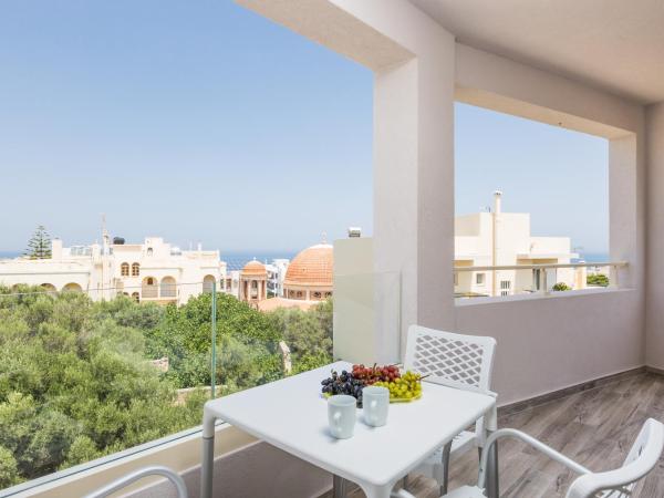 Menta City Boutique Hotel : photo 1 de la chambre chambre double ou lits jumeaux - vue latérale sur mer