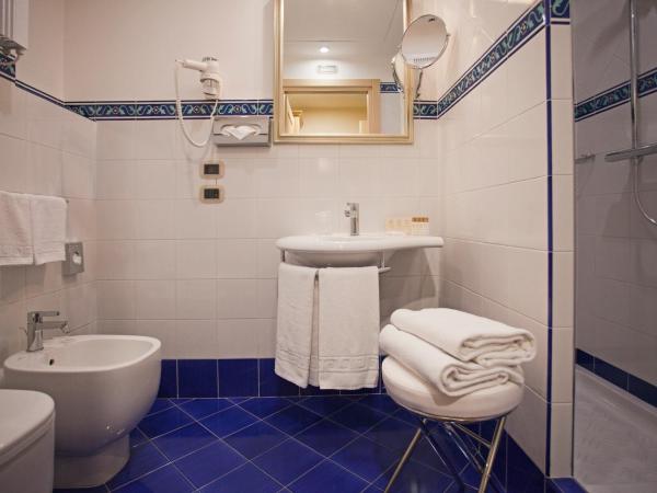 Hotel Cavour : photo 7 de la chambre chambre double ou lits jumeaux