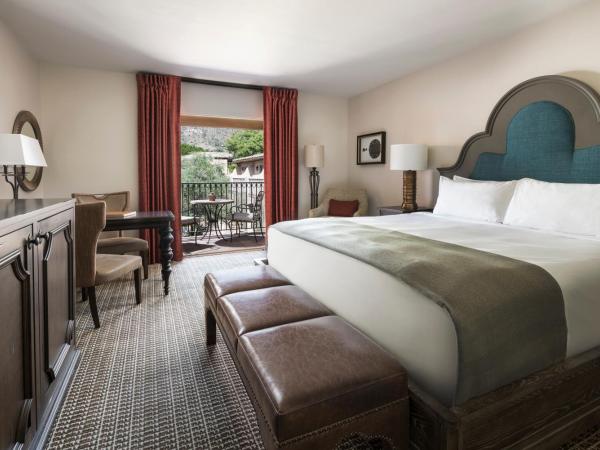 Royal Palms Resort and Spa, part of Hyatt : photo 9 de la chambre king room with terrace and view