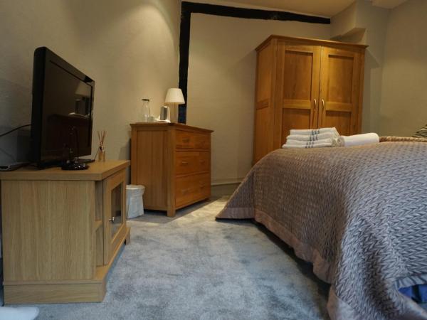 Golden Cross Guesthouse : photo 9 de la chambre chambre double avec salle de bains commune