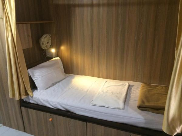 golden dormitory : photo 7 de la chambre lit simple dans dortoir de 10 lits