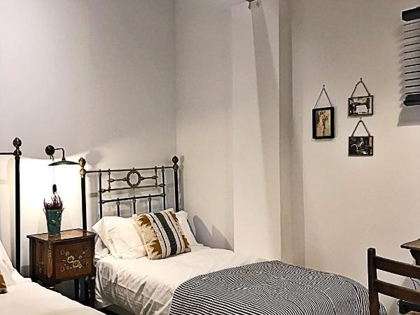 LaNave : photo 4 de la chambre chambre lits jumeaux avec salle de bains privative