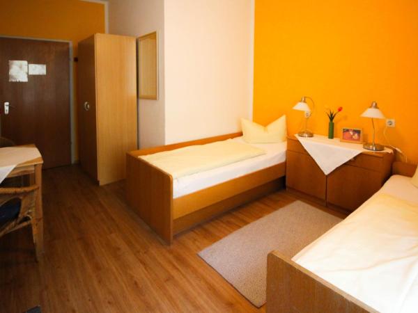 Hotel Pension am Hauptbahnhof : photo 6 de la chambre chambre double standard avec salle de bains commune