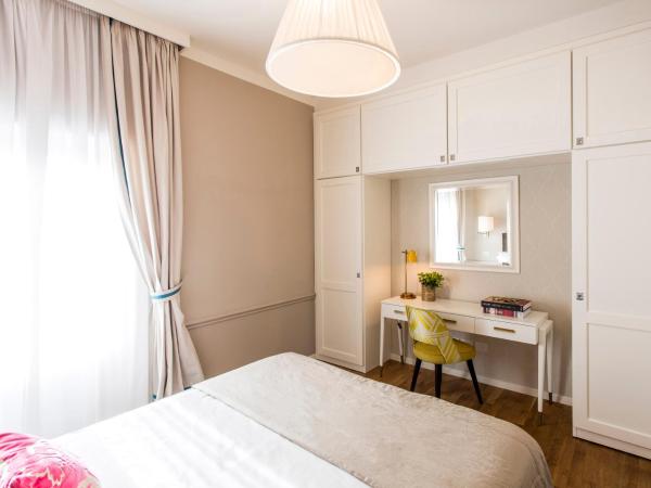 La Malandrina - Apartments & Suites : photo 5 de la chambre  appartement 1 chambre confort avec balcon - vue partielle sur mer