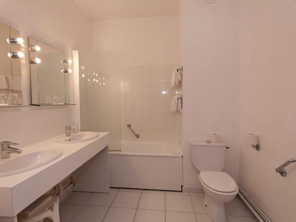 Hôtel Paradis : photo 2 de la chambre chambre familiale (2 adultes + 1 enfant)