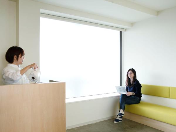 The Share Hotels Lyuro Tokyo Kiyosumi : photo 4 de la chambre lit superposé dans dortoir mixte