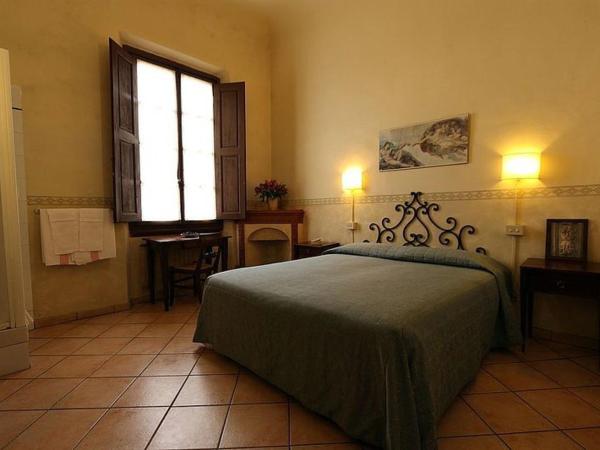 Hotel Bavaria : photo 2 de la chambre chambre double avec douche privée & toilettes communes