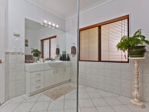 Okura River Estate Getaway : photo 9 de la chambre maison de vacances