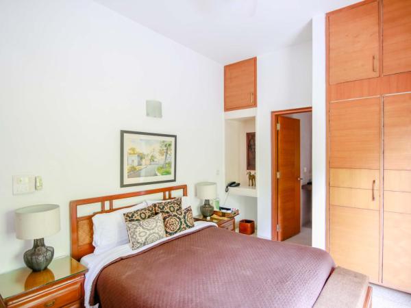 Thikana Delhi ( Boutique B&B) : photo 4 de la chambre chambre double deluxe avec balcon