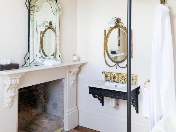 The Corinda Collection : photo 4 de la chambre chambre lit king-size - vue sur jardin - mary de middlemore spode