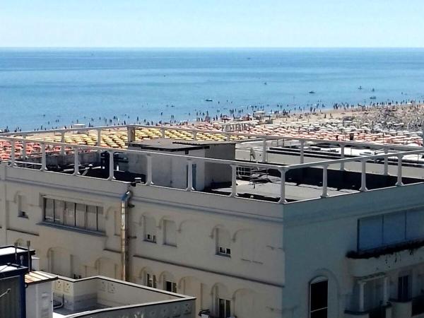 Hotel Galles Rimini : photo 6 de la chambre chambre triple (2 adultes & 1 enfant)