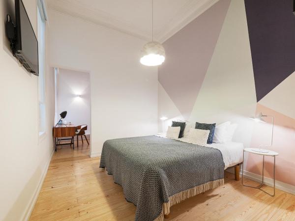 Lisbon Cheese & Wine Suites : photo 2 de la chambre chambre double avec vue intérieur