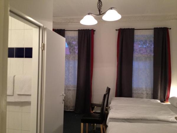 Hotel-Pension Dorma : photo 5 de la chambre chambre triple