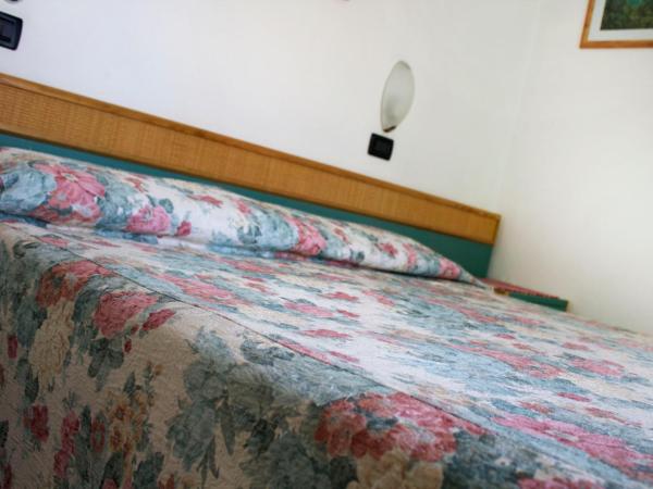 Hotel Residence Charles : photo 8 de la chambre chambre double ou lits jumeaux