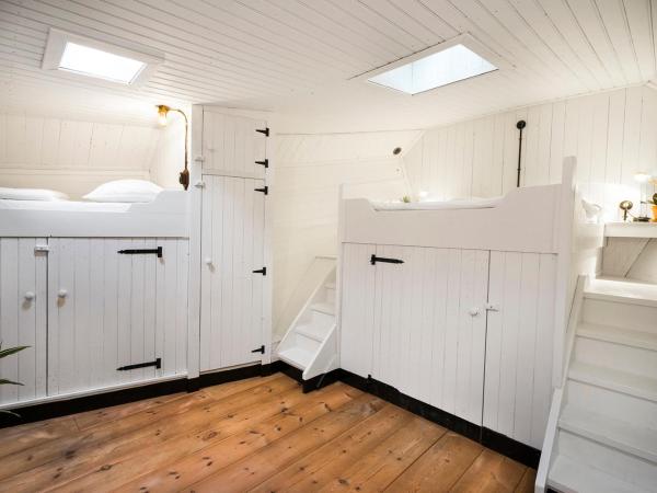 Asile Flottant : photo 10 de la chambre appartement 2 chambres - le plus grand