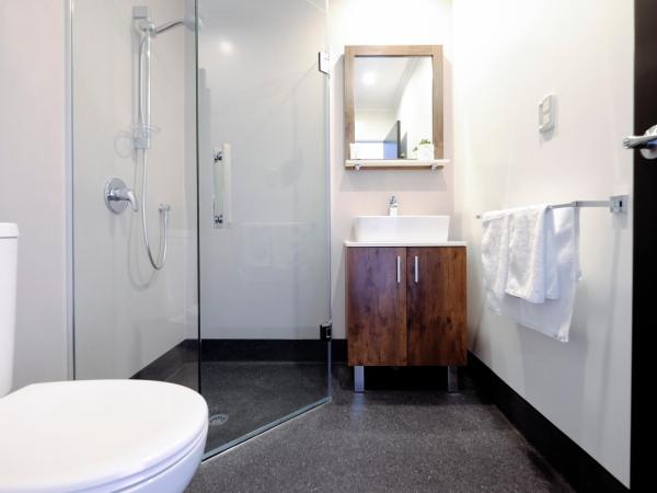 No. 9 Hotel : photo 2 de la chambre chambre lit queen-size avec salle de bains privative