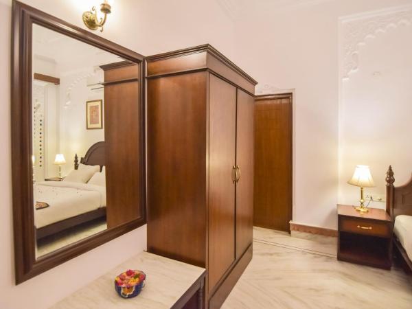 Hotel Raj Kuber : photo 7 de la chambre chambre double ou lits jumeaux supérieure