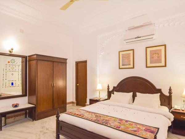 Hotel Raj Kuber : photo 6 de la chambre chambre double ou lits jumeaux supérieure