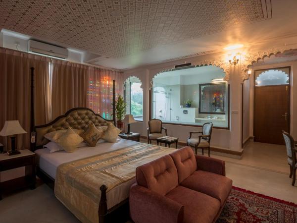Hotel Raj Kuber : photo 7 de la chambre suite avec vue sur lac 