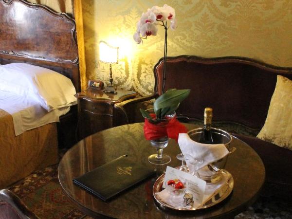 Hotel Palazzo Abadessa : photo 9 de la chambre suite – vue sur canal