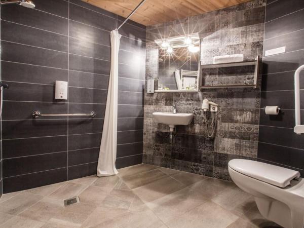 Hotel Les Bruyères : photo 3 de la chambre chambre triple