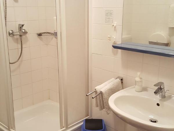 CenterCourt Hotel : photo 7 de la chambre chambre double