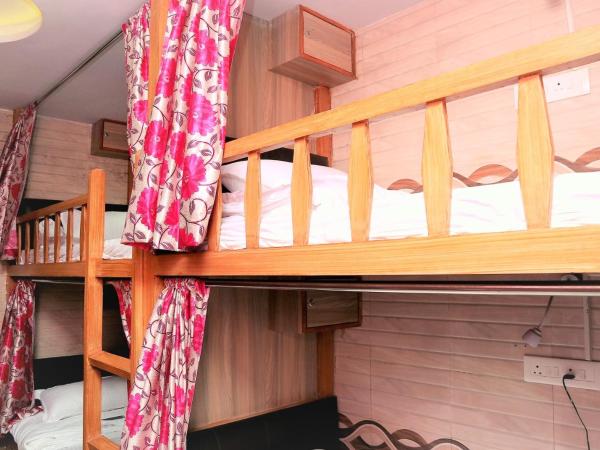 Delta Dormitory : photo 8 de la chambre lit simple dans dortoir pour hommes avec salle de bains commune