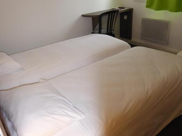 Hôtel Le Cosy Blois Villebarou : photo 4 de la chambre chambre lits jumeaux - accessible aux personnes à mobilité réduite - 22 m2