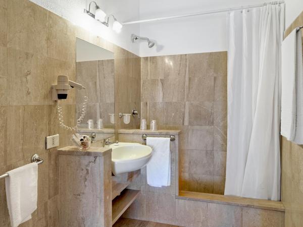 Colonna Palace Hotel Mediterraneo : photo 5 de la chambre chambre lits jumeaux/double standard