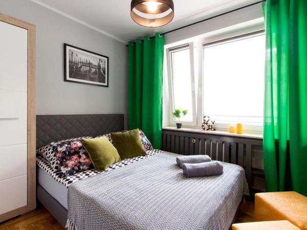 ClickTheFlat Hoża Street Apart Rooms : photo 3 de la chambre chambre simple avec salle de bains commune