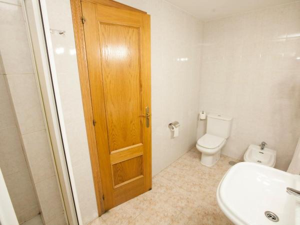 Hotel PAYRO ** : photo 1 de la chambre chambre triple